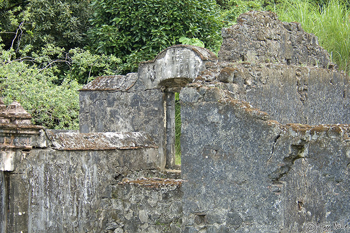 CostaRica_20100318_081228_754_2X.jpg - The old and decaying walls of one of the forts built to protect the harbor in Portobelo Panama.