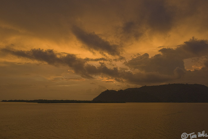 CostaRica_20100322_194426_936_20.jpg - An exceptional sky near Casa Orquideas Botanical Gardens, Golfo Dulce, Costa Rica.