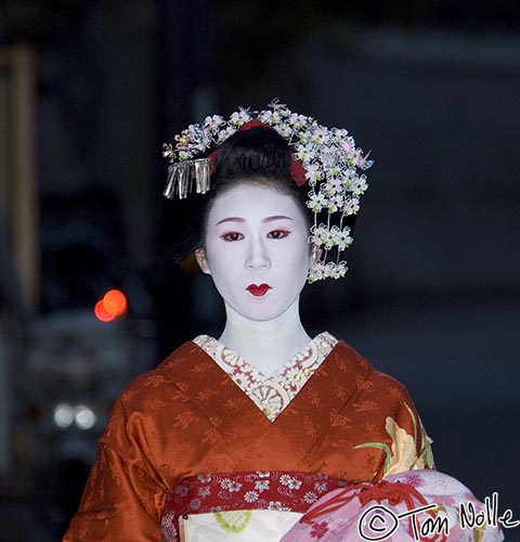 Japan_20080411_052034_481_2X.jpg - A fullly trained geisha is called a "geiko", and Kyoto Japan is the primary site for finding them, especially in the Gion area around 6 PM.