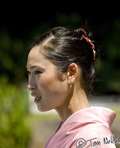 Japan_20080418_001918_211_2X.jpg - A Japanese woman in traditional garb in Kagoshima Japan.