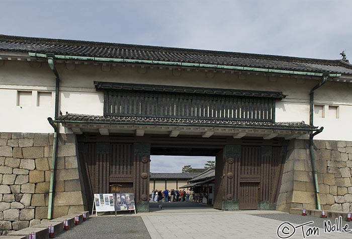 Japan_20080411_201212_130_20.jpg - The gate to Nijo castle, a relic of 15th-century Japan in the Tokugawa Shogunate.  Kyoto Japan.