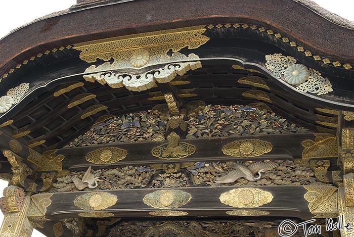 Japan_20080411_202026_135_20.jpg - Intricate patterns of wood and bronze mark this structure in the Kijo castle Kyoto Japan.