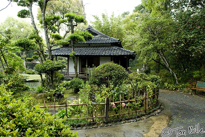 Japan_20080415_232402_783_20.jpg - The caliligraphy room, actually a separate building in Tenshaen gardens.  Uwajima Japan.