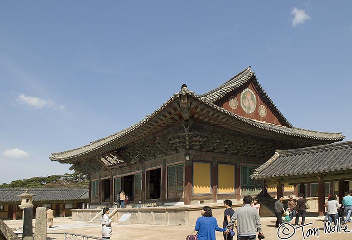 Japan_20080419_205134_250_20.jpg - The principal Buddha statue in Bulguksa temple resides in this building.  Kyongju South Korea