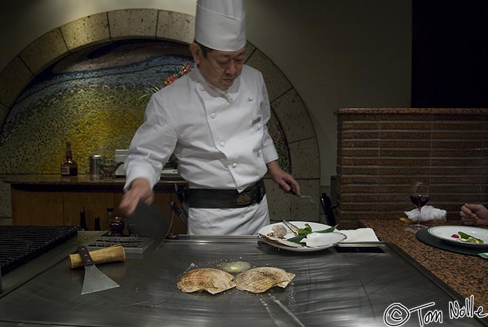 Japan_20080424_041416_129_20.jpg - A chef prepares a scallops dish on the teppan in a lovely restaurant near the Imperial Hotel Tokyo, Japan.